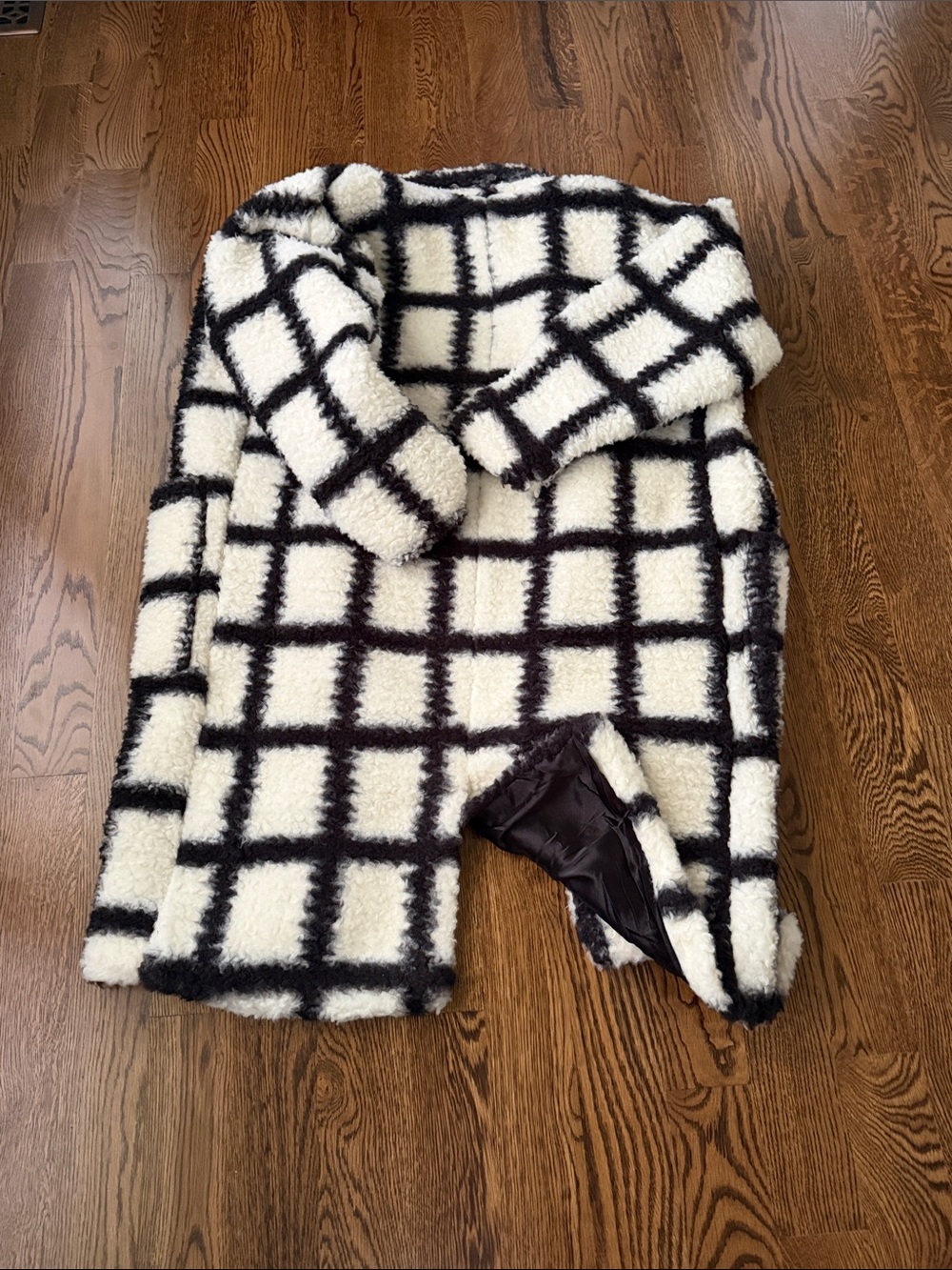 DAVI & DANI Cream and Black Plaid Teddy Coat medium - Picture 11 of 14